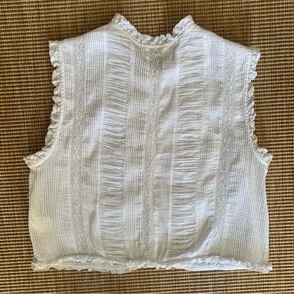 Doen Hallie Cotton Lace Ruffle Button Sleeveless Crop Blouse Top Salt White - Picture 8 of 11